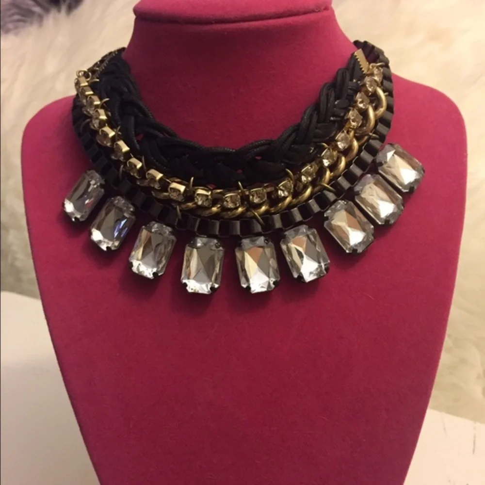 Necklace- 💄💋